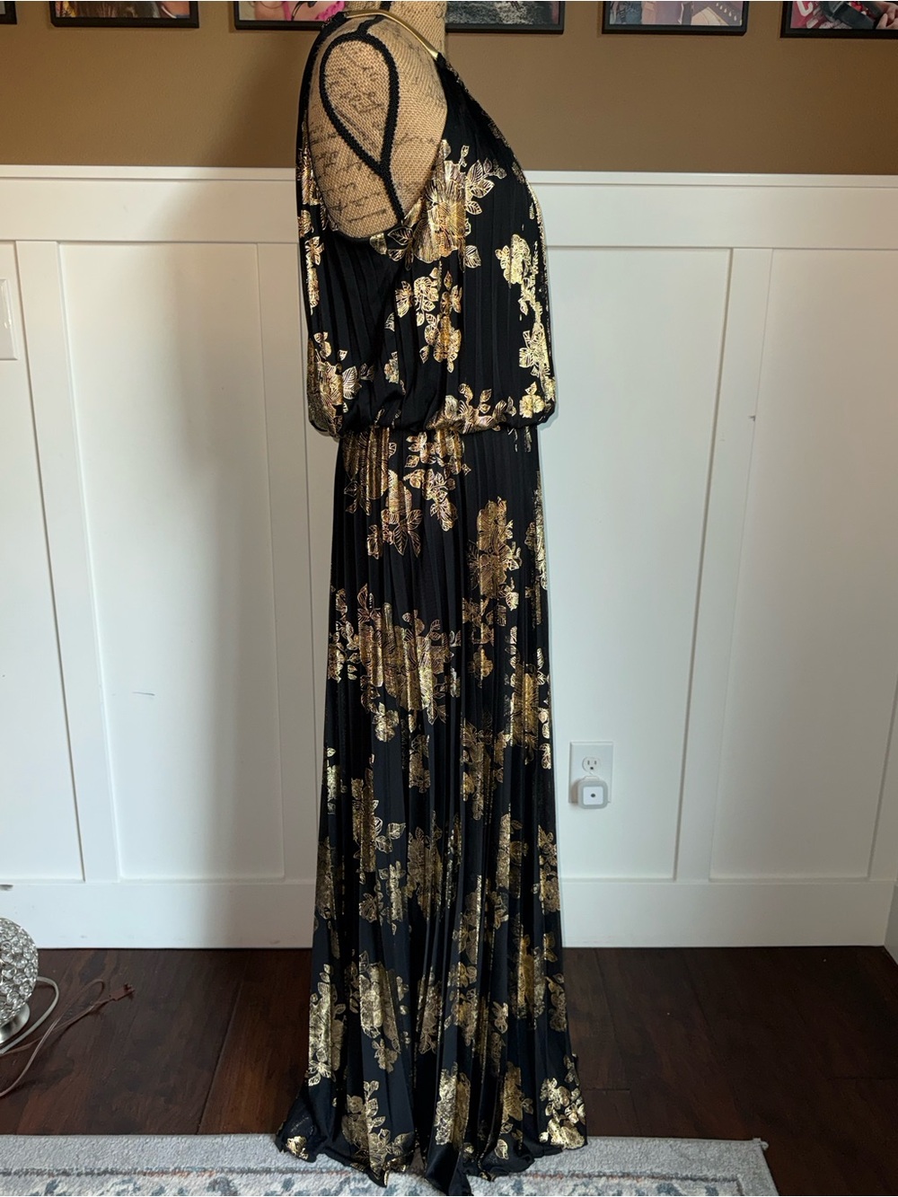 Black & Gold Metallic Floral Halter Maxi Dress - Picture 4 of 9
